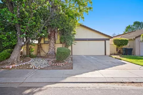Exterior - 536 Navarre Pl, Modesto, CA 95354 photo 2 of 8