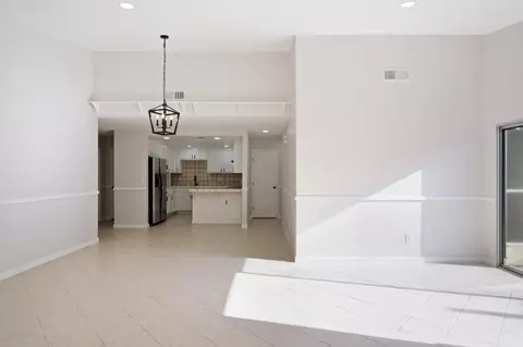 Living - 536 Navarre Pl, Modesto, CA 95354 photo 4 of 5