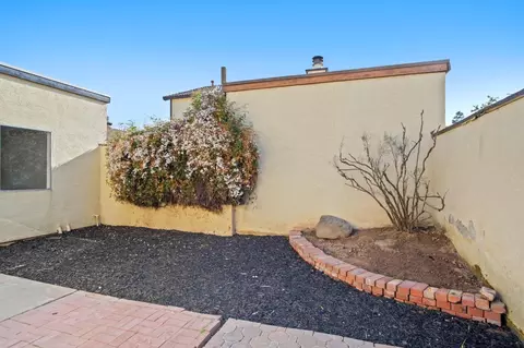 Exterior - 536 Navarre Pl, Modesto, CA 95354 photo 5 of 8