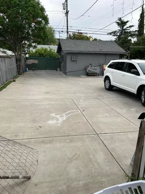 Exterior - 629 5th, Modesto, CA 95351 photo 5 of 5
