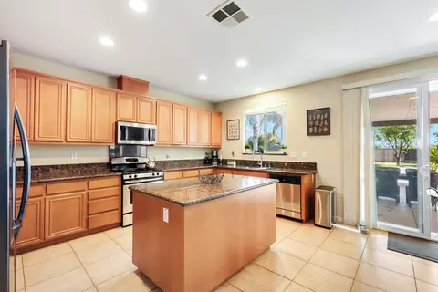 15979 Crescent Park Cir, Lathrop, CA 95330 photo 9