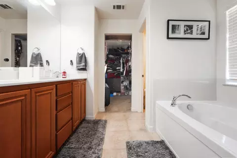 15979 Crescent Park Cir, Lathrop, CA 95330 photo 25