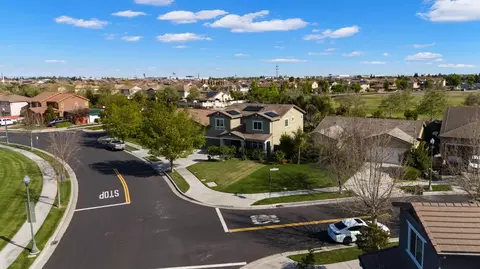 15979 Crescent Park Cir, Lathrop, CA 95330 photo 27