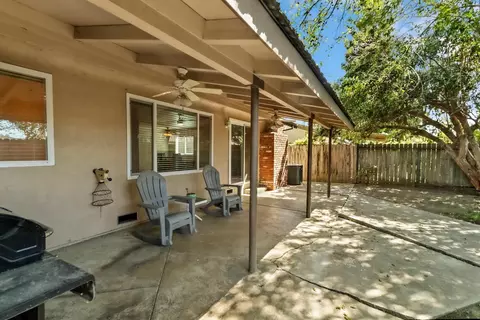 Exterior - 315 Tioga Dr, Lodi, CA 95242 photo 6 of 8