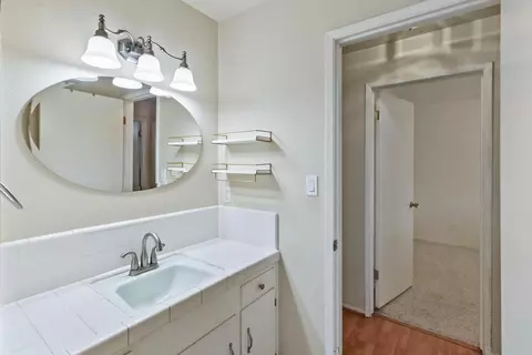 Bath - 315 Tioga Dr, Lodi, CA 95242 photo 3 of 3