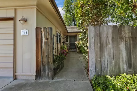 Exterior - 315 Tioga Dr, Lodi, CA 95242 photo 1 of 8