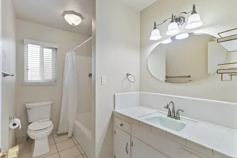 Bath - 315 Tioga Dr, Lodi, CA 95242 photo 2 of 3