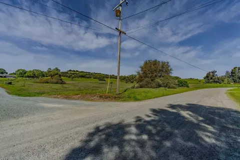 10726 Limestone Dr, Wallace, CA 95254 photo 2