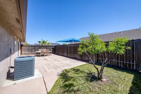 Exterior - 2281 Stocking St, Dos Palos, CA 93620 photo 9 of 10