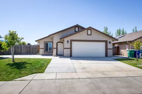 Exterior - 2281 Stocking St, Dos Palos, CA 93620 photo 3 of 10
