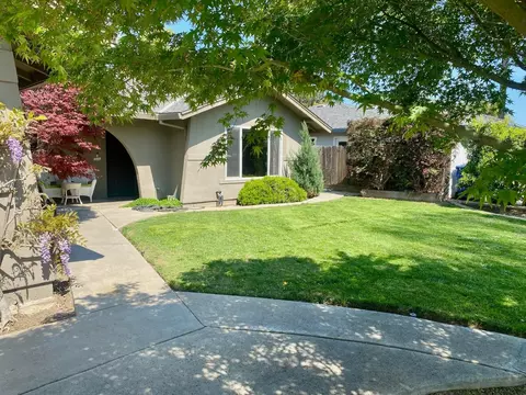 Exterior - 2409 Meadow Rue Dr, Modesto, CA 95355 photo 4 of 9