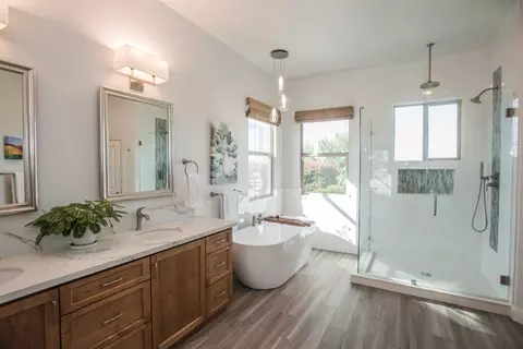 Bath - 12860 Rimfire Dr, Wilton, CA 95693 photo 4 of 8