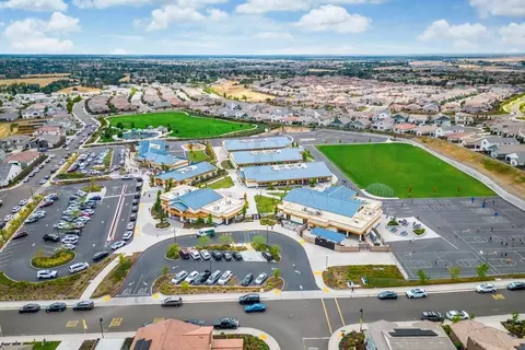 View/Area - 941 Campfire Cir, Rocklin, CA 95765 photo 16 of 23