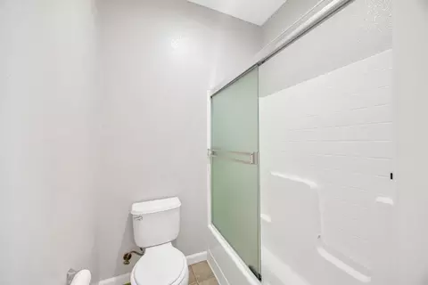 Bath - 941 Campfire Cir, Rocklin, CA 95765 photo 5 of 5