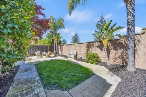 Exterior - 941 Campfire Cir, Rocklin, CA 95765 photo 10 of 14