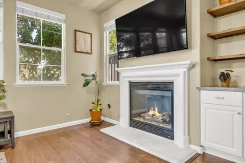 Living - 941 Campfire Cir, Rocklin, CA 95765 photo 1 of 1
