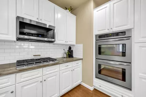 Kitchen - 941 Campfire Cir, Rocklin, CA 95765 photo 4 of 5