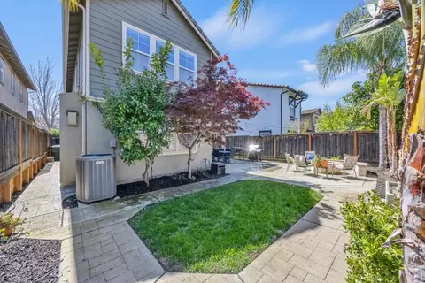 Exterior - 941 Campfire Cir, Rocklin, CA 95765 photo 9 of 14
