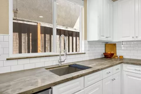 Kitchen - 941 Campfire Cir, Rocklin, CA 95765 photo 5 of 5