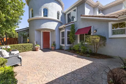 Exterior - 5501 Cowell Blvd, Davis, CA 95618 photo 3 of 8