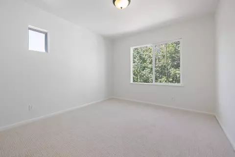 Bedroom - 5501 Cowell Blvd, Davis, CA 95618 photo 4 of 9