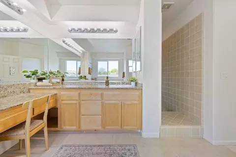 Bath - 5501 Cowell Blvd, Davis, CA 95618 photo 2 of 5