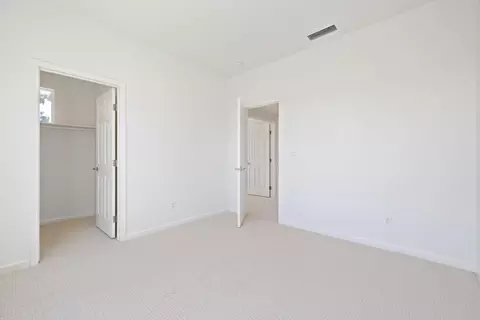 Bedroom - 5501 Cowell Blvd, Davis, CA 95618 photo 3 of 9