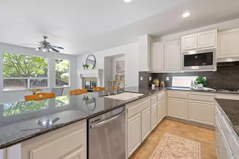 Kitchen - 5501 Cowell Blvd, Davis, CA 95618 photo 5 of 6