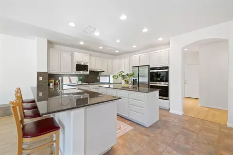 Kitchen - 5501 Cowell Blvd, Davis, CA 95618 photo 6 of 6