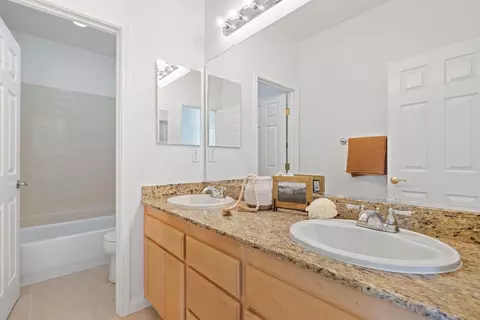Bath - 5501 Cowell Blvd, Davis, CA 95618 photo 5 of 5