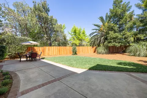 Exterior - 5501 Cowell Blvd, Davis, CA 95618 photo 6 of 8