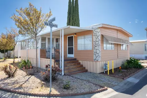 85 Via Roberto, Olivehurst, CA 95961 photo 1