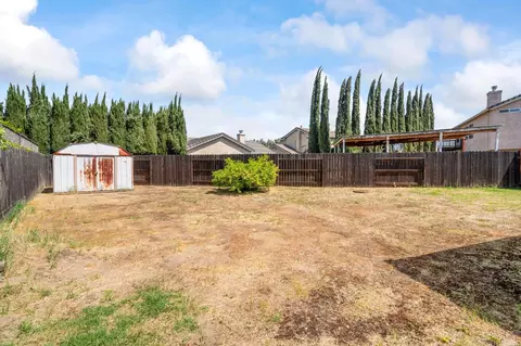 Exterior - 14081 Chantilly Ct, Lathrop, CA 95330 photo 6 of 8