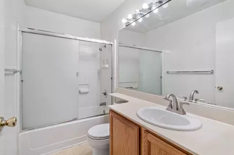 Bath - 14081 Chantilly Ct, Lathrop, CA 95330 photo 1 of 3