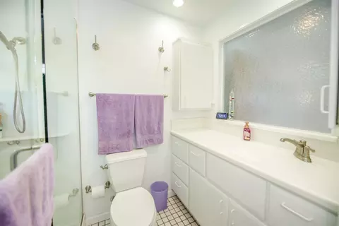 Bath - 2818 Anza Ave, Davis, CA 95616 photo 3 of 7