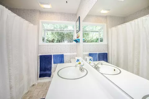 Bath - 2818 Anza Ave, Davis, CA 95616 photo 4 of 7