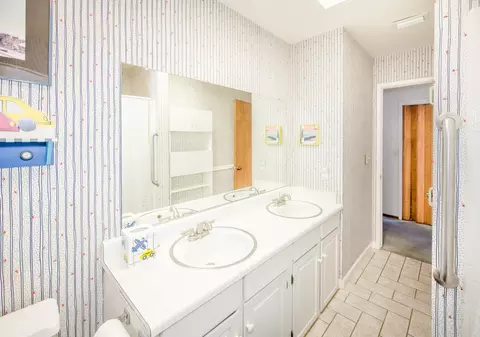Bath - 2818 Anza Ave, Davis, CA 95616 photo 5 of 7