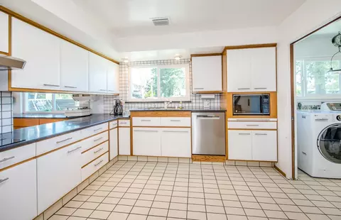 Kitchen - 2818 Anza Ave, Davis, CA 95616 photo 3 of 5