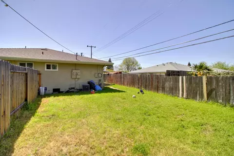 Exterior - 5335 Gibbons Dr, Carmichael, CA 95608 photo 5 of 16