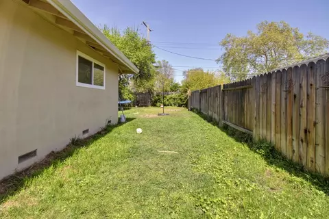 Exterior - 5335 Gibbons Dr, Carmichael, CA 95608 photo 11 of 16