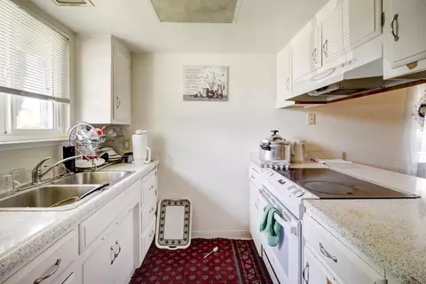 Kitchen - 5335 Gibbons Dr, Carmichael, CA 95608 photo 3 of 7