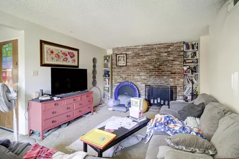 Living - 5335 Gibbons Dr, Carmichael, CA 95608 photo 6 of 8