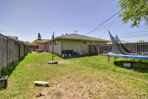 Exterior - 5335 Gibbons Dr, Carmichael, CA 95608 photo 15 of 16