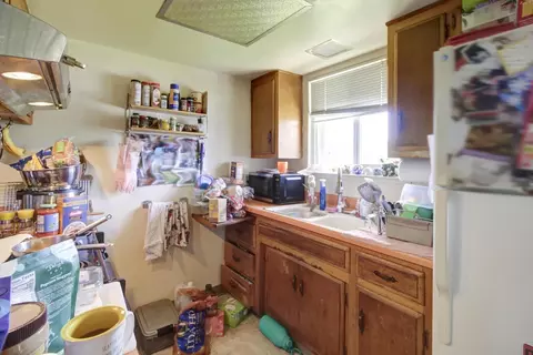 Kitchen - 5335 Gibbons Dr, Carmichael, CA 95608 photo 6 of 7