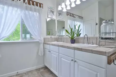 Bath - 10770 Westerly Dr, Mather, CA 95655 photo 3 of 5
