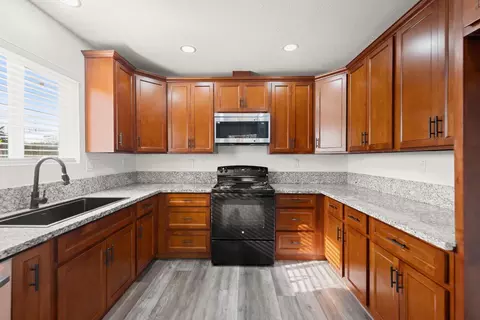 Kitchen - 1687 10th Ave, Olivehurst, CA 95961 photo 1 of 2