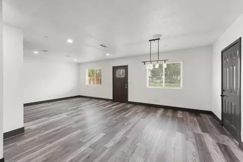 Living - 1687 10th Ave, Olivehurst, CA 95961 photo 3 of 5