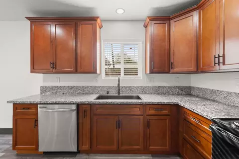 Kitchen - 1687 10th Ave, Olivehurst, CA 95961 photo 2 of 2