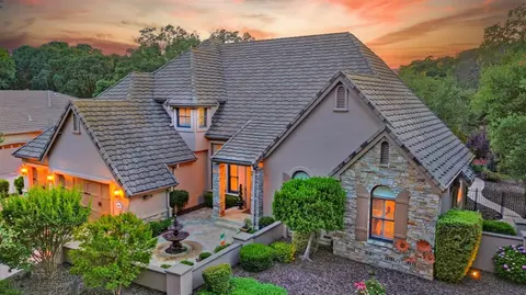4912 Secluded Oaks Ln, Carmichael, CA 95608 photo 1