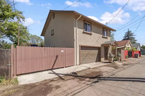 424 E Oak St, Lodi, CA 95240 photo 1